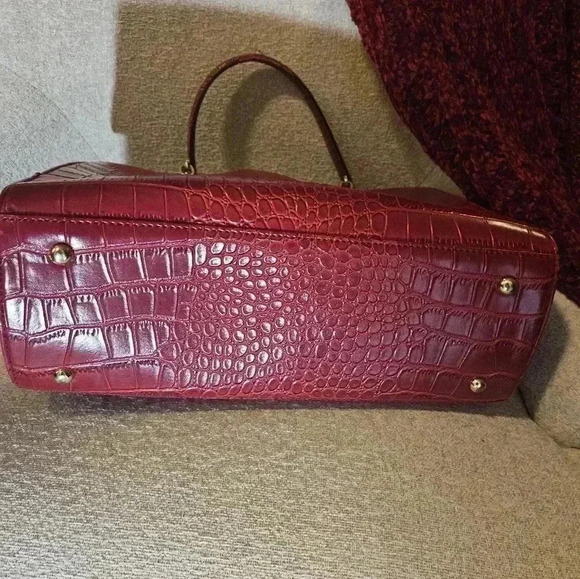 Anne Klein Coast is Clear Red Crocodile Print Womens Bag - Picture 6 of 8
